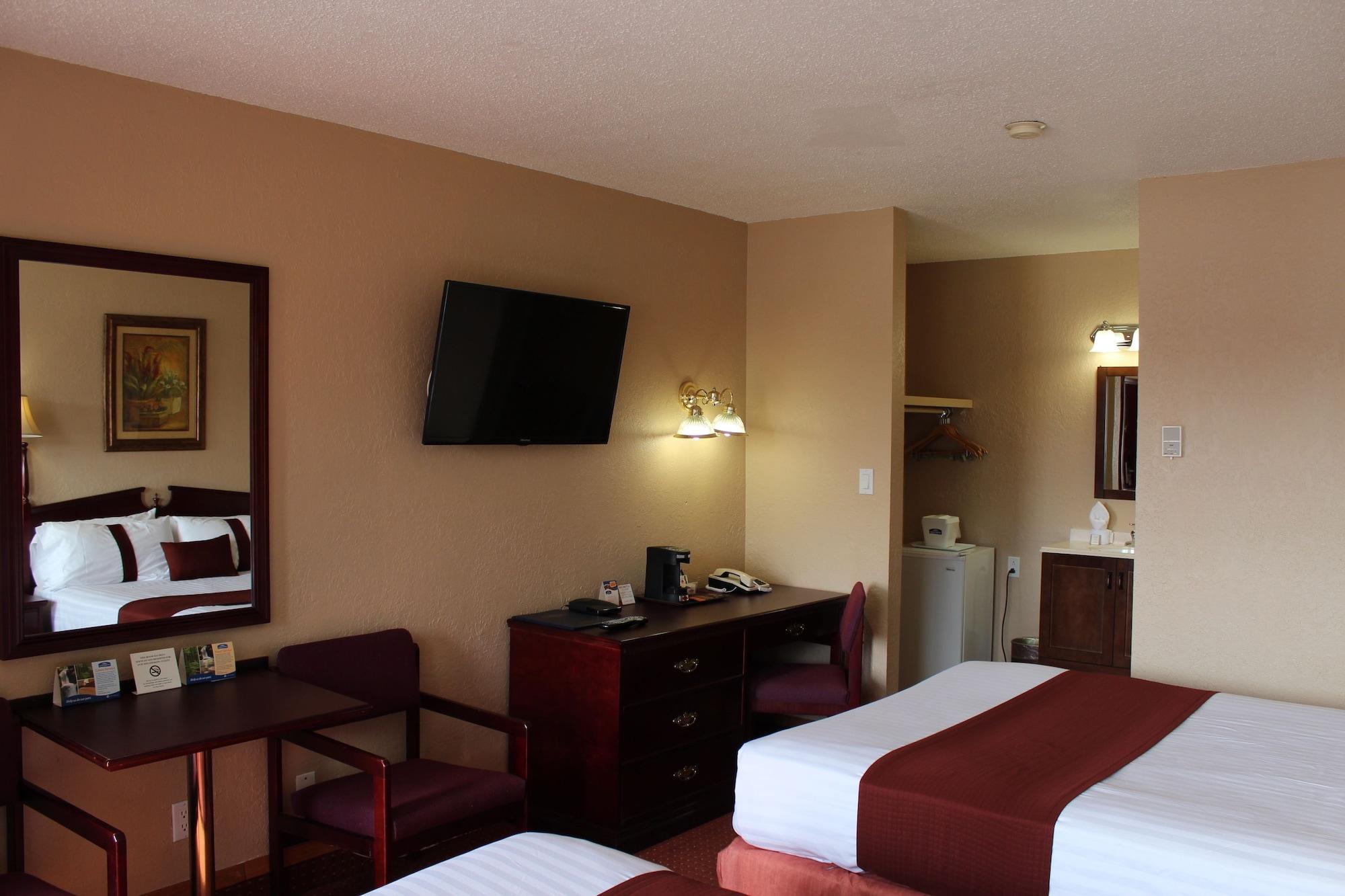 Howard Johnson By Wyndham Red Deer Esterno foto