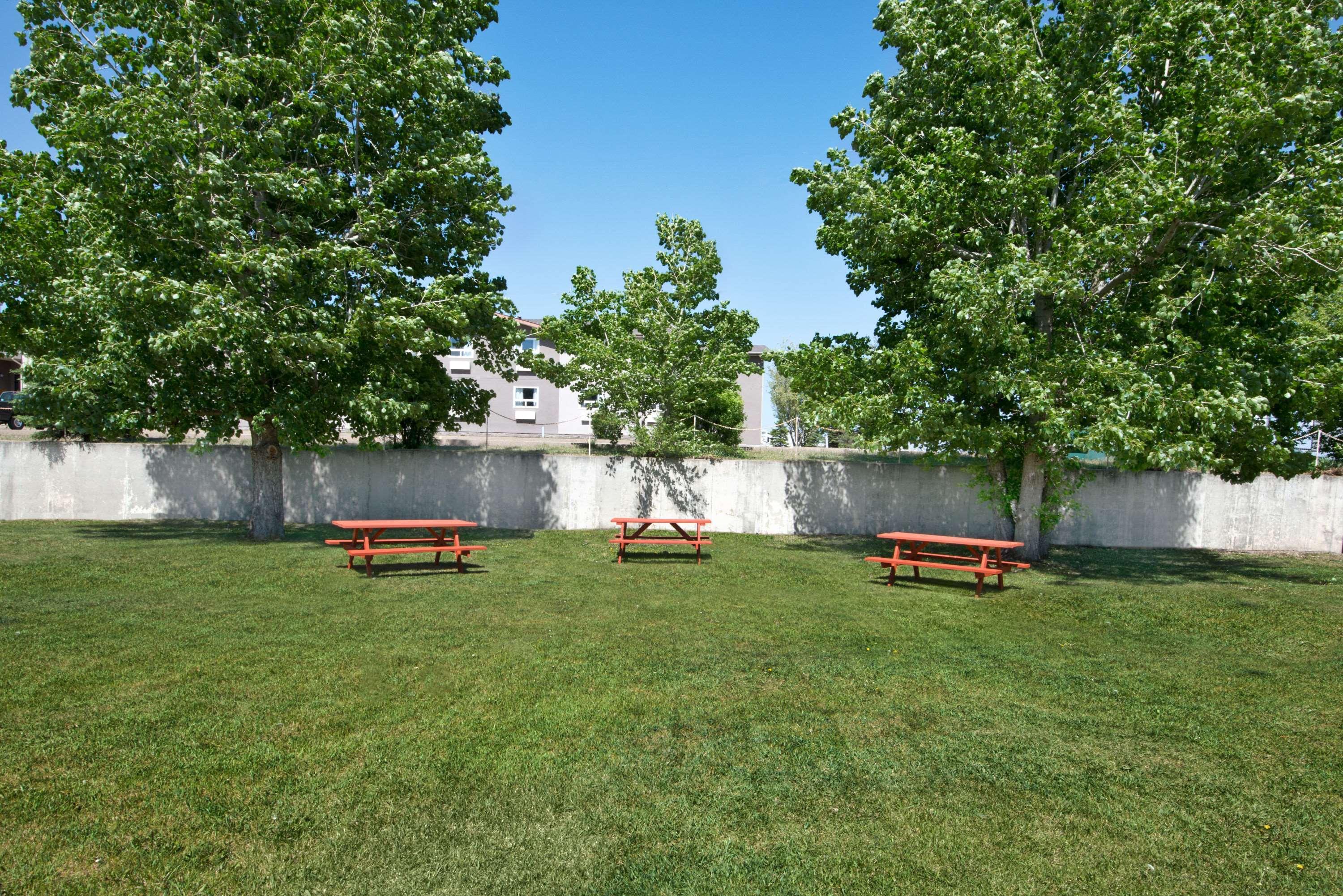 Howard Johnson By Wyndham Red Deer Esterno foto
