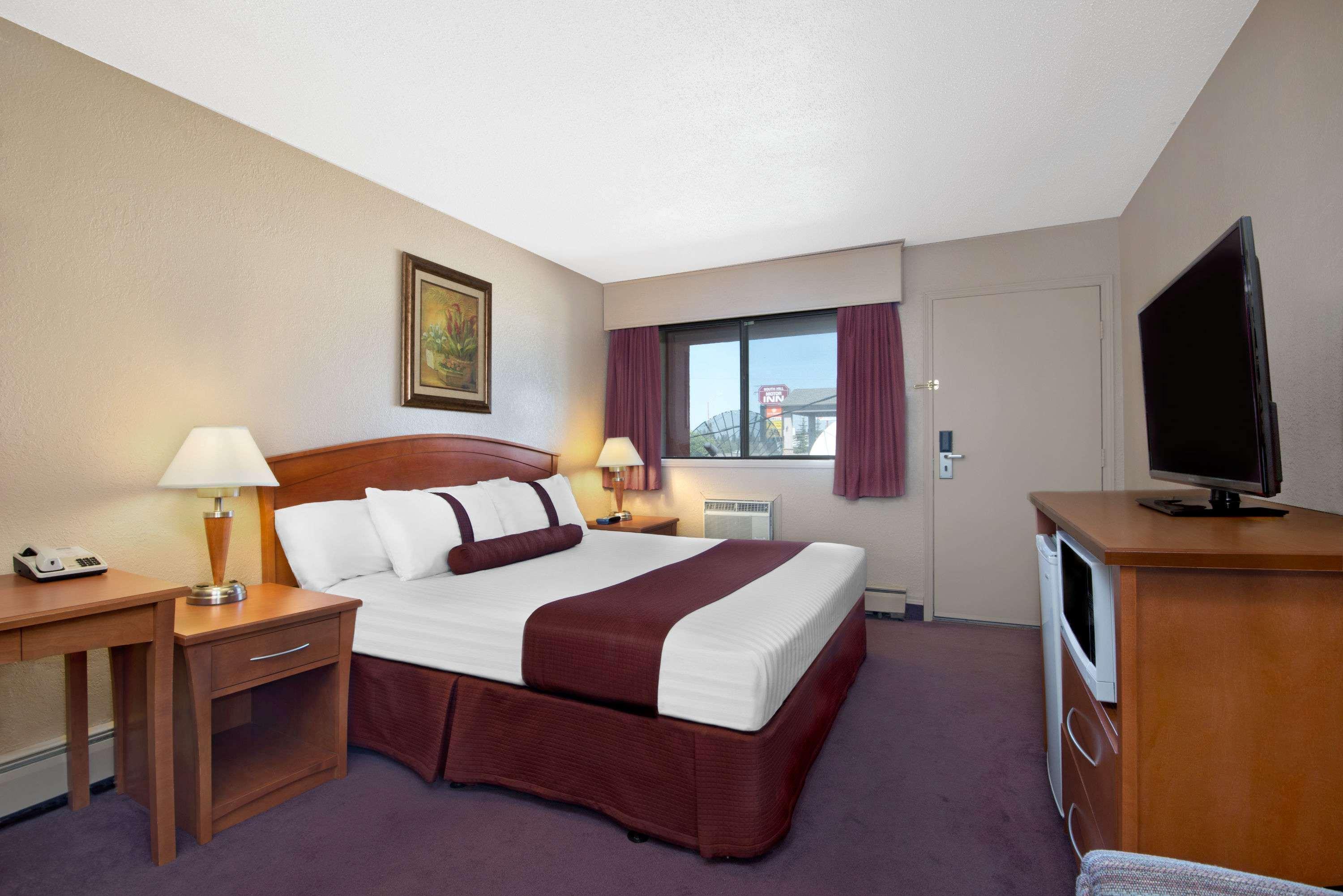 Howard Johnson By Wyndham Red Deer Esterno foto