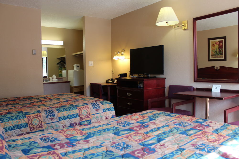 Howard Johnson By Wyndham Red Deer Esterno foto