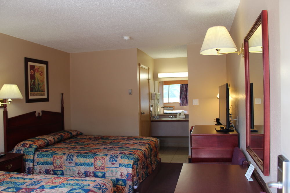 Howard Johnson By Wyndham Red Deer Esterno foto