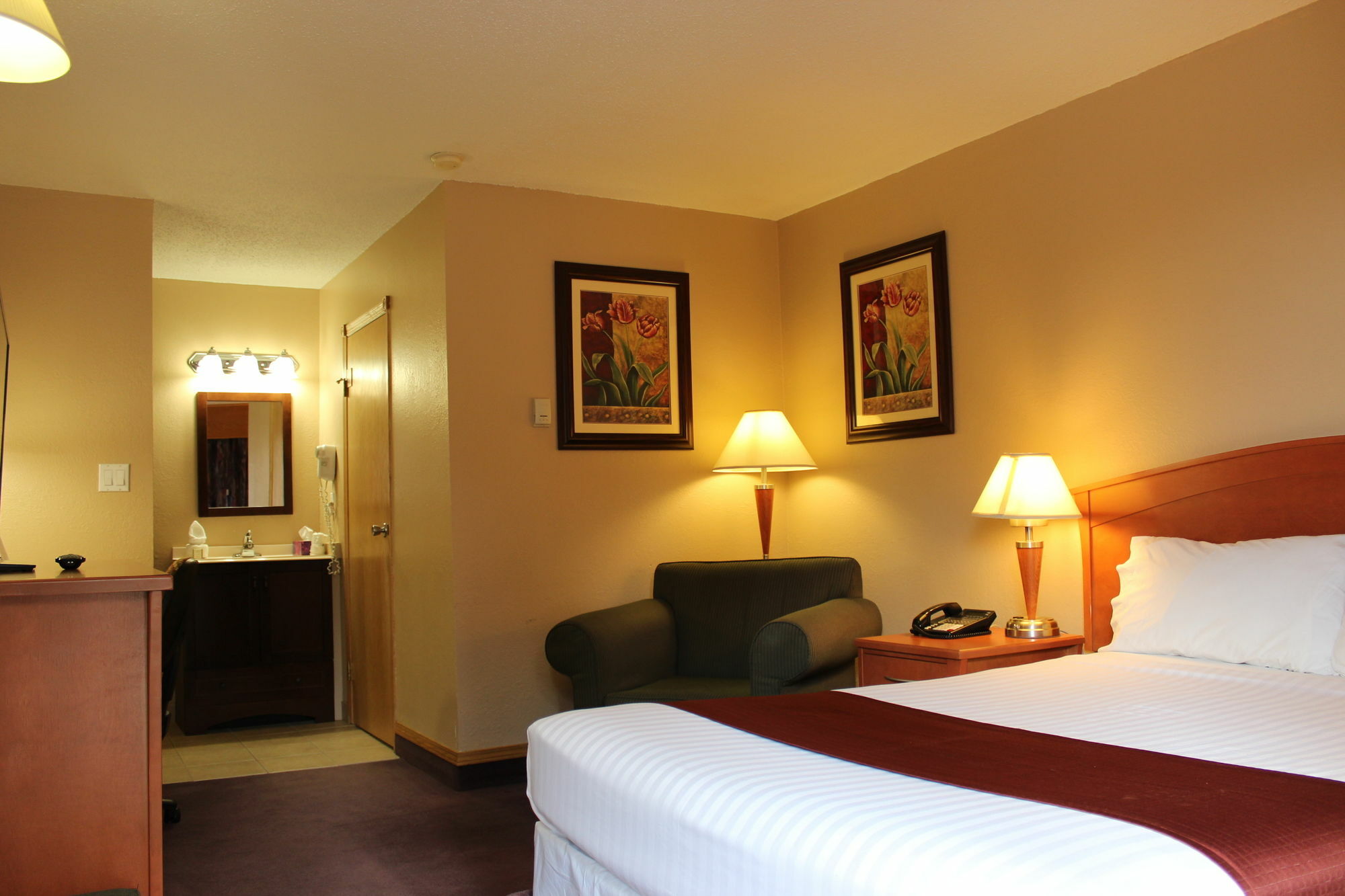Howard Johnson By Wyndham Red Deer Esterno foto