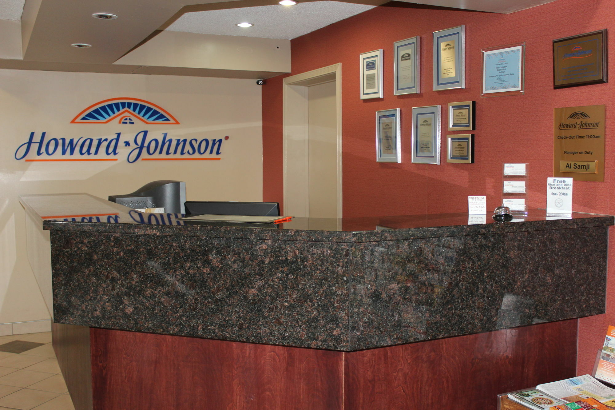 Howard Johnson By Wyndham Red Deer Esterno foto