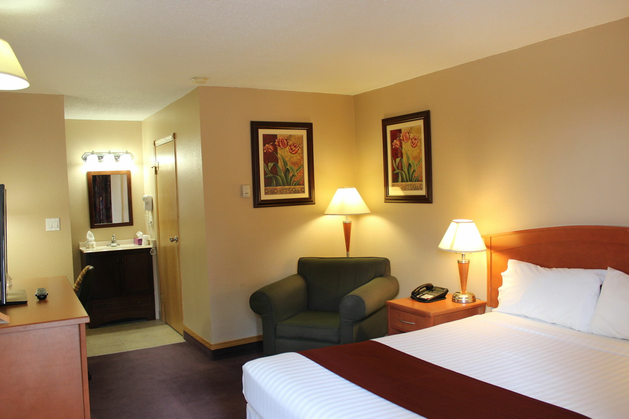Howard Johnson By Wyndham Red Deer Esterno foto